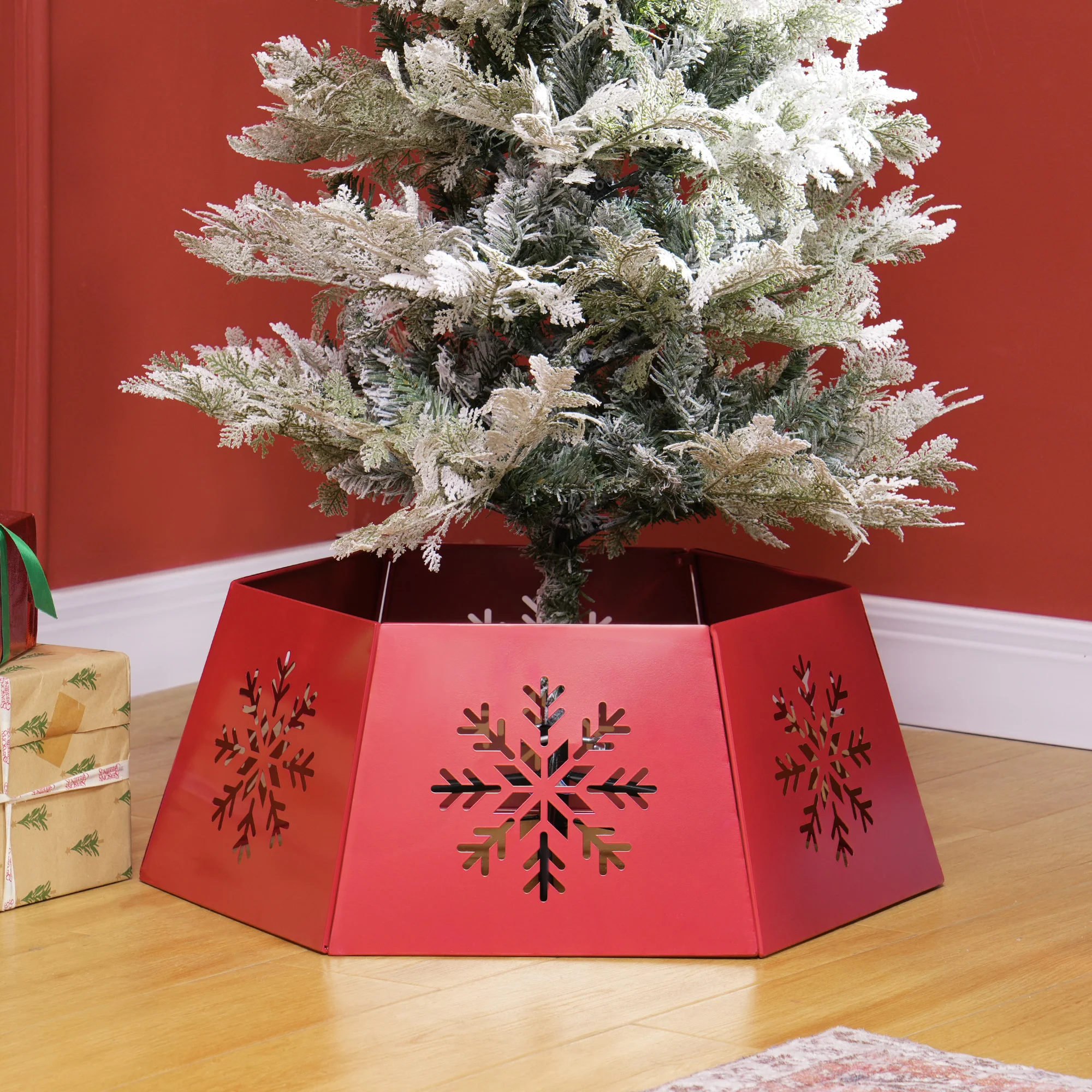 Christmas Tree Skirt Metal Red Tips - Image 2